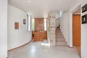 Hallway_HMH- click for photo gallery